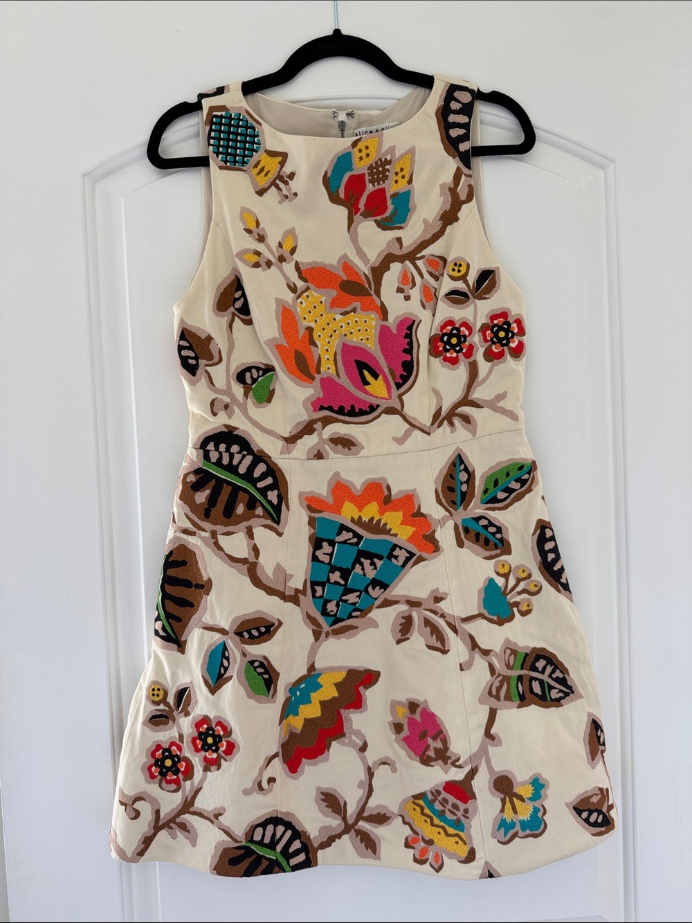 Alice + Olivia Cream Floral Embroidered Sleeveless Dress